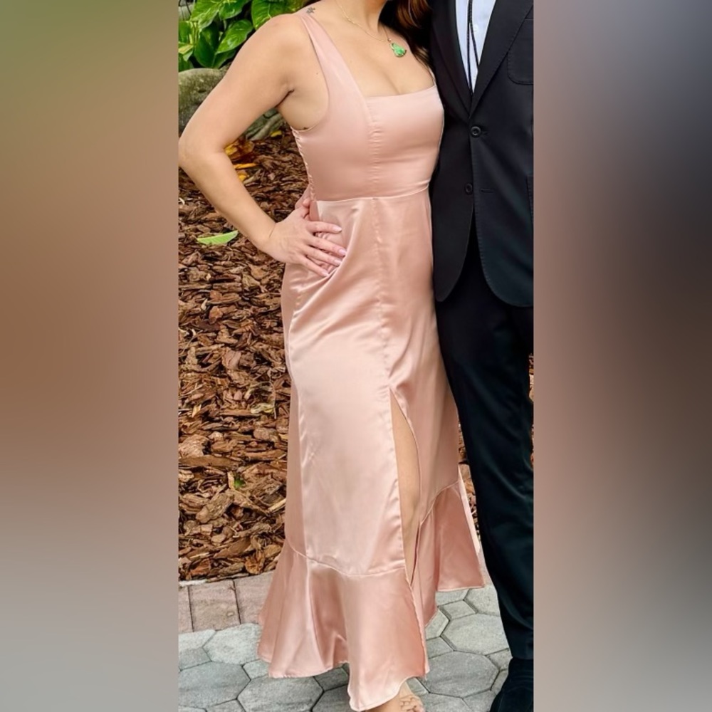 show me your mumu
XS
Color: rose gold luxe